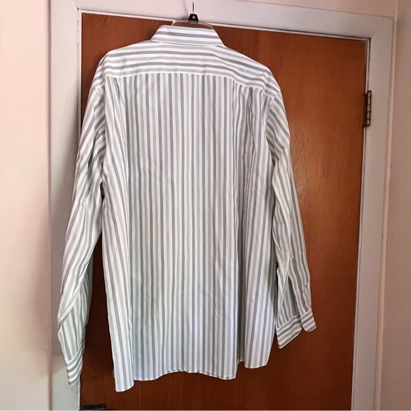 L.L. Bean Men’s XL Green Button Down Shirt - Picture 5 of 8